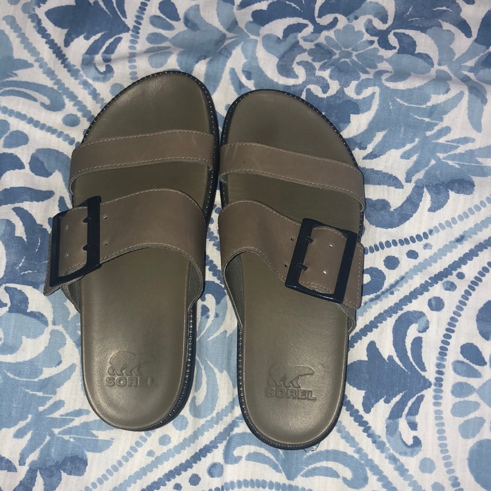Sorel army green slides